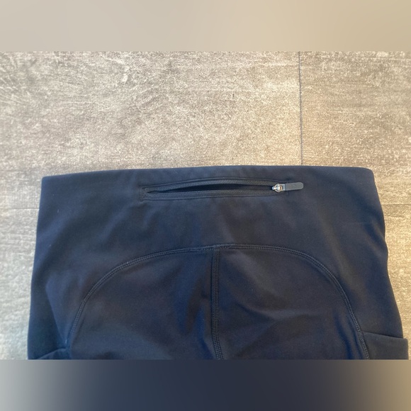 Lululemon Speed Up Crops, Black, Size 4 - Picture 4 of 5